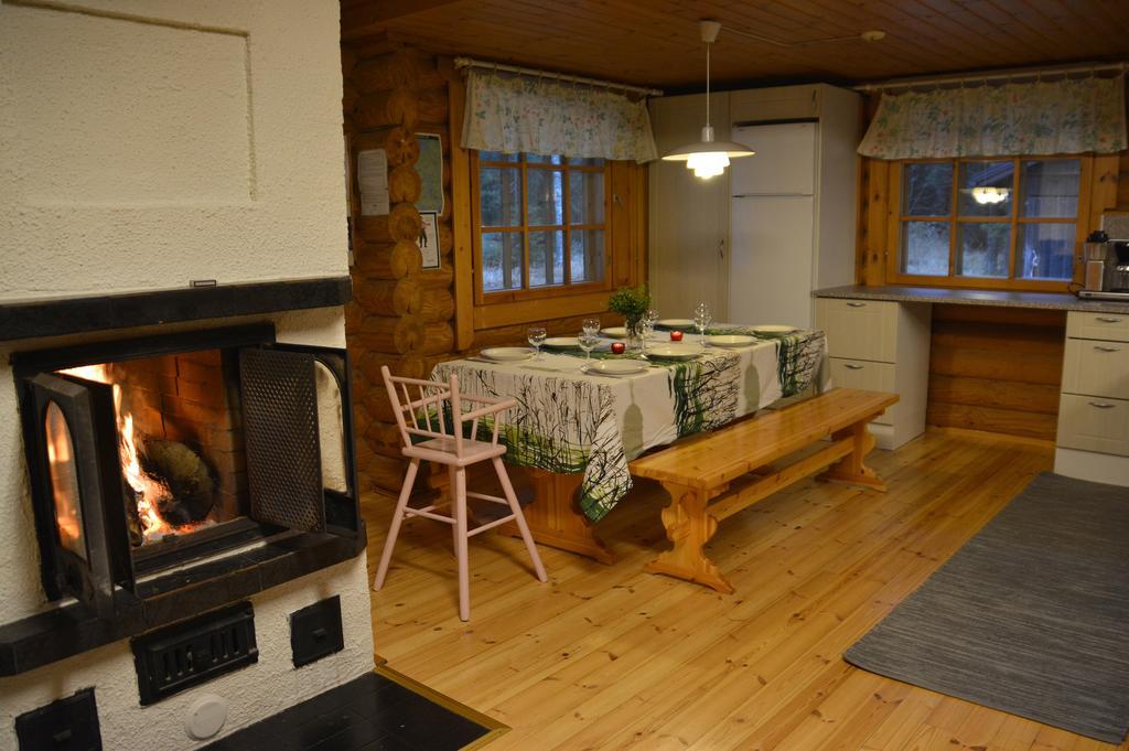 Lomapesae Cottages Pertunmaa Quarto foto